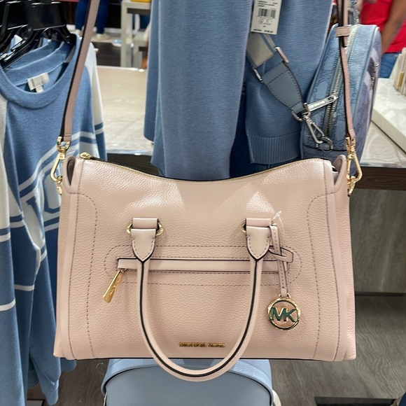 MICHAEL KORS
Carine Large Pebbled Leather Top Zip Satchel
Powder Blush
NWT - Picture 3 of 16